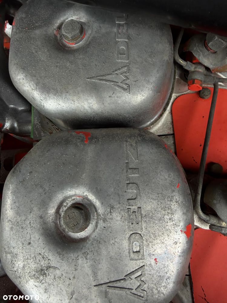 O&K V80 Wózek Widłowy Niemiecki Producent O&K. Silnik DEUTZ 90 km. Udźwig 8 ton. Gabarytowo mała maszyna z Wielkim udźwigiem. Podwójne Koła. Regulacja wideł i Karetki Hydrauliczna. Maszt TRIPLEX. niski przebieg 5790h. Maszyna Pochodzi z Norweskiej Komuny! Nie posiada luzów i wycieków Jazda Hydrostatic. Stan Perfekcyjny! DIESEL. Opony Nowe. Okazja - 15