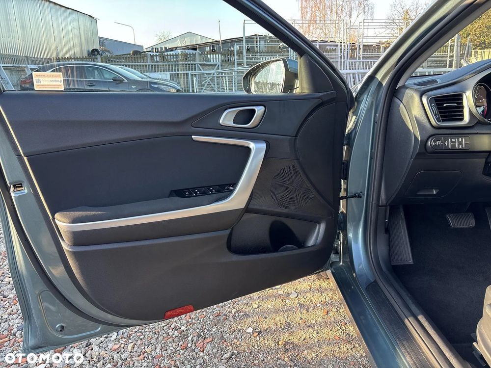 Kia Ceed 1.5 T-GDI M DCT - 11