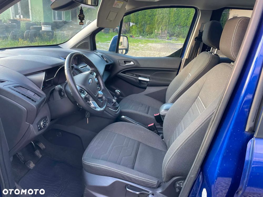 Ford Tourneo Connect Grand - 17