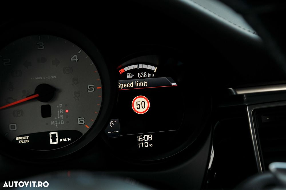 Porsche Macan - 32