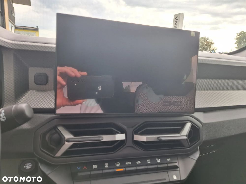 Dacia Duster 1.8 Full Hybrid 155 Journey MMT - 9