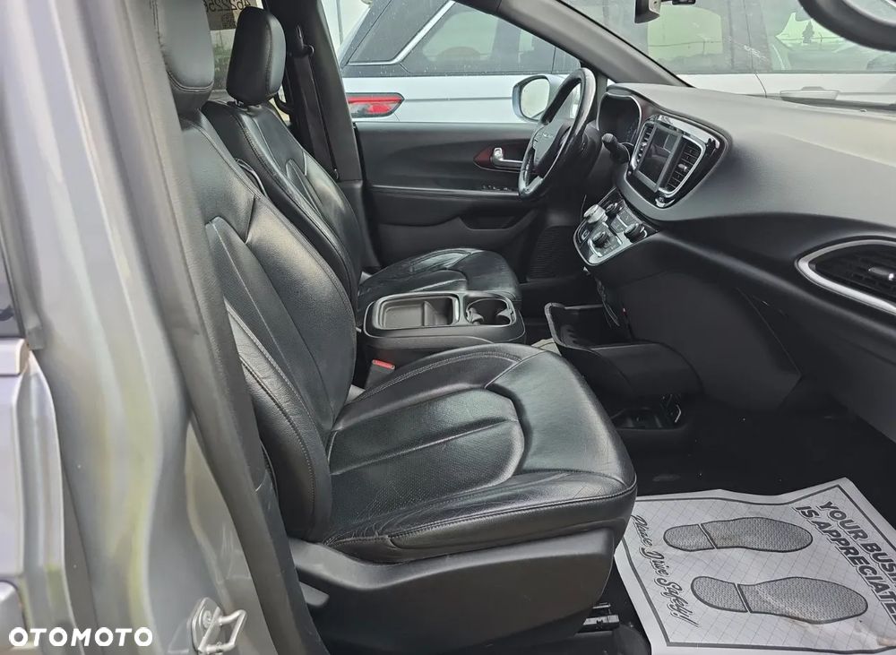 Chrysler Pacifica - 21