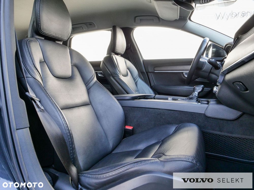 Volvo V90 Cross Country - 28