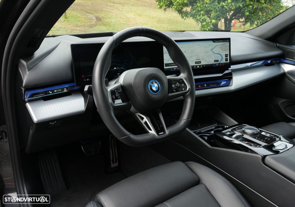 BMW i5 eDrive40 Pack Desportivo M - 21