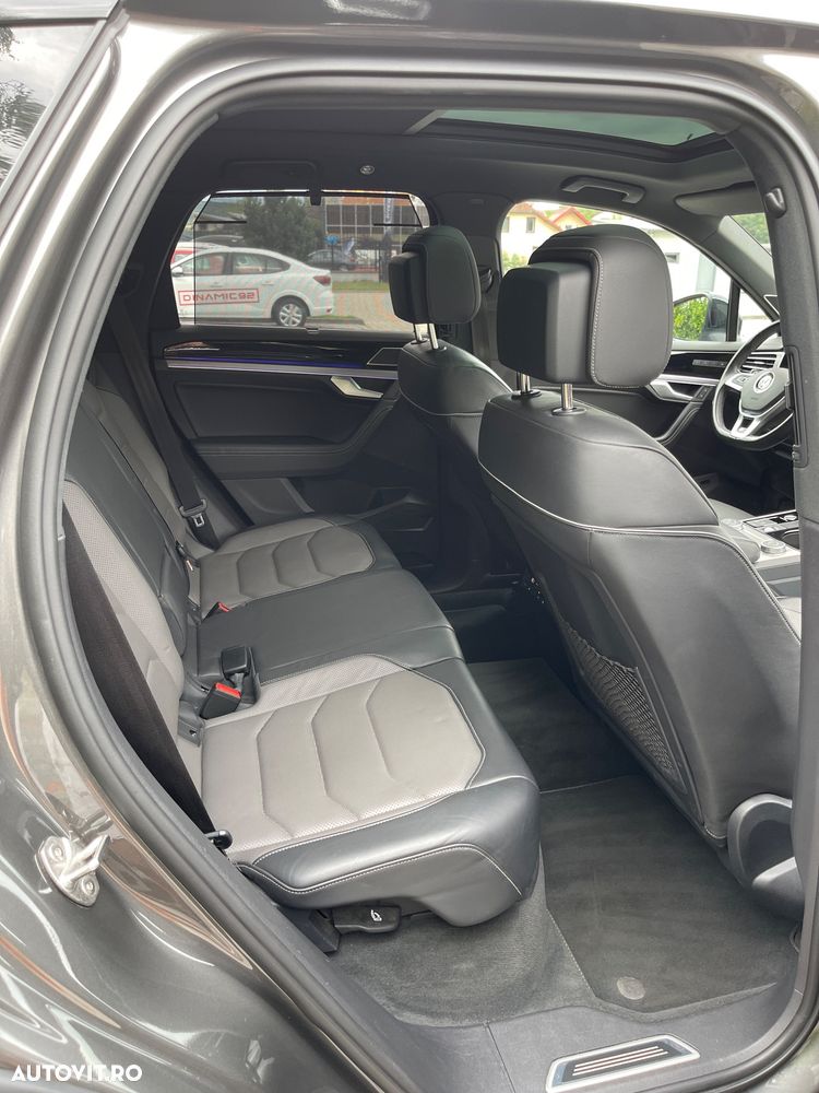 Volkswagen Touareg V6 TDI R-Style - 16