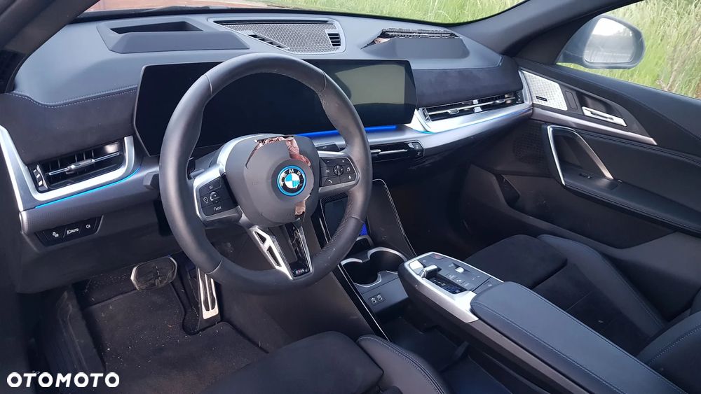 BMW iX2 - 25