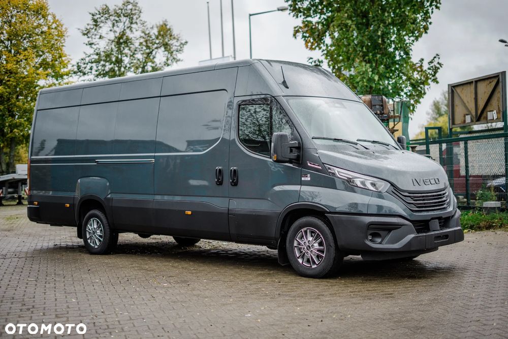 Iveco Daily 35S18HA8 V H2 Furgon Automat 3.0 od ręki - 7