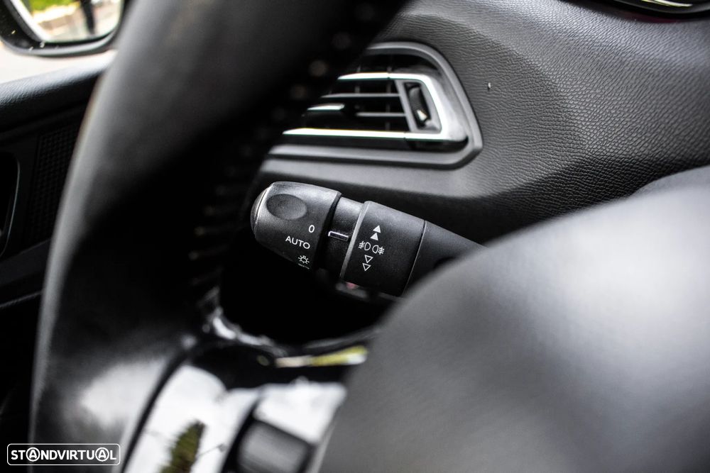 Peugeot 308 SW BlueHDi 130 Stop & Start Active - 15