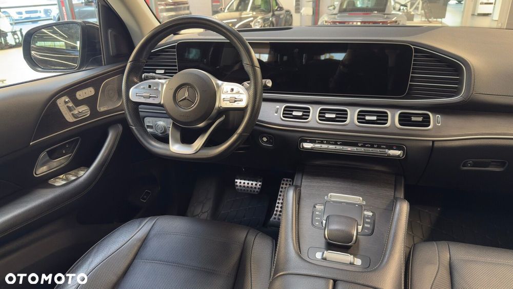 Mercedes-Benz GLS - 21