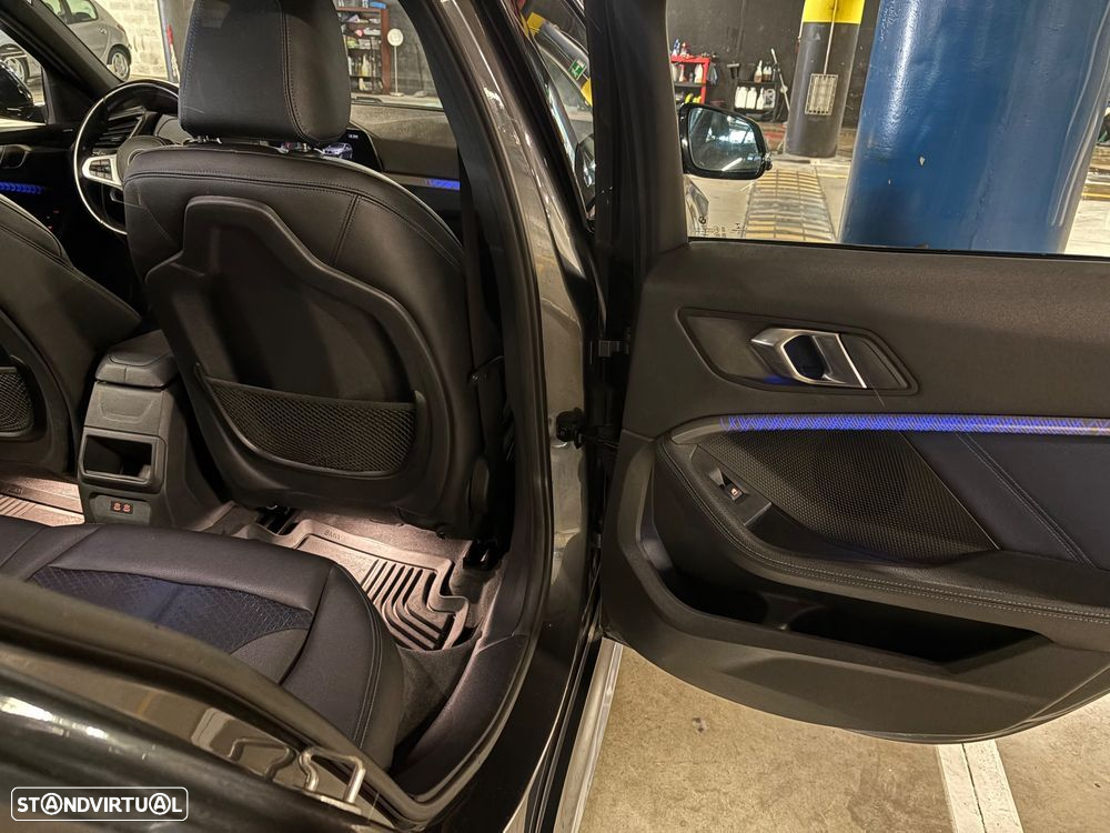 BMW 116 d Pack Desportivo M Auto - 15