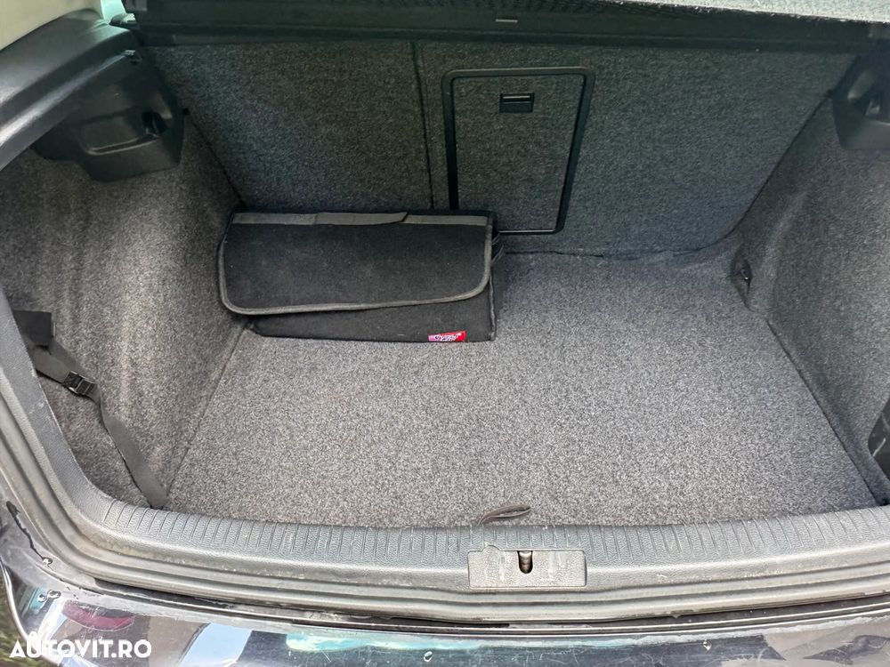 Volkswagen Golf 1.6 TDI DPF BlueMotion Technology Comfortline - 14