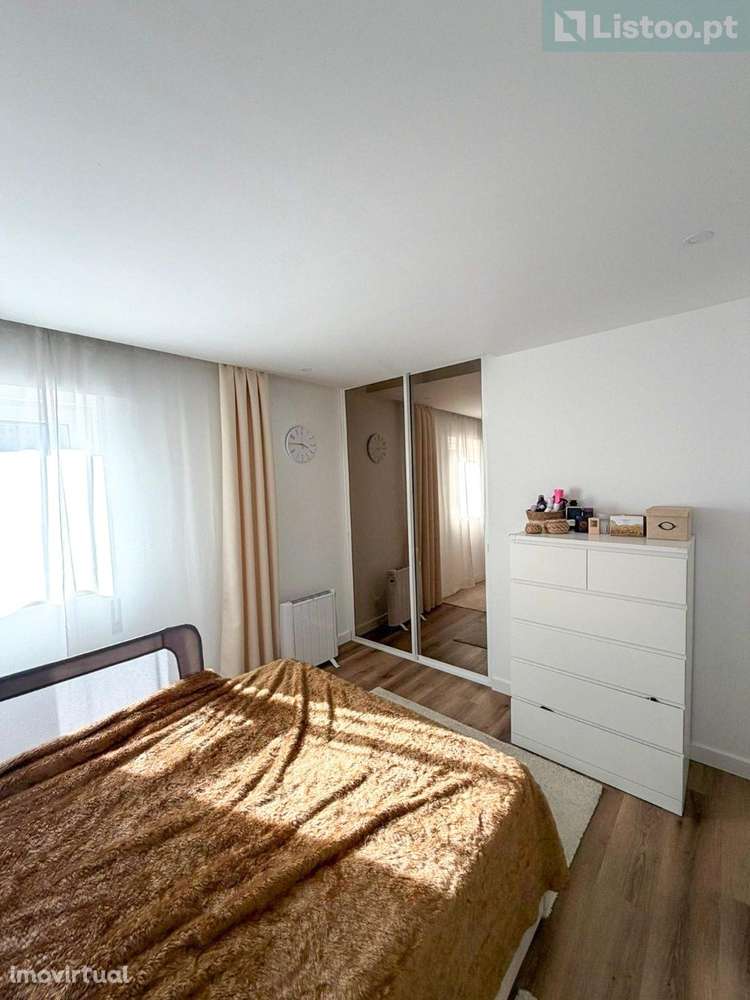 Apartamento T2 Santo António dos Cavaleiros - Grande imagem: 5/21