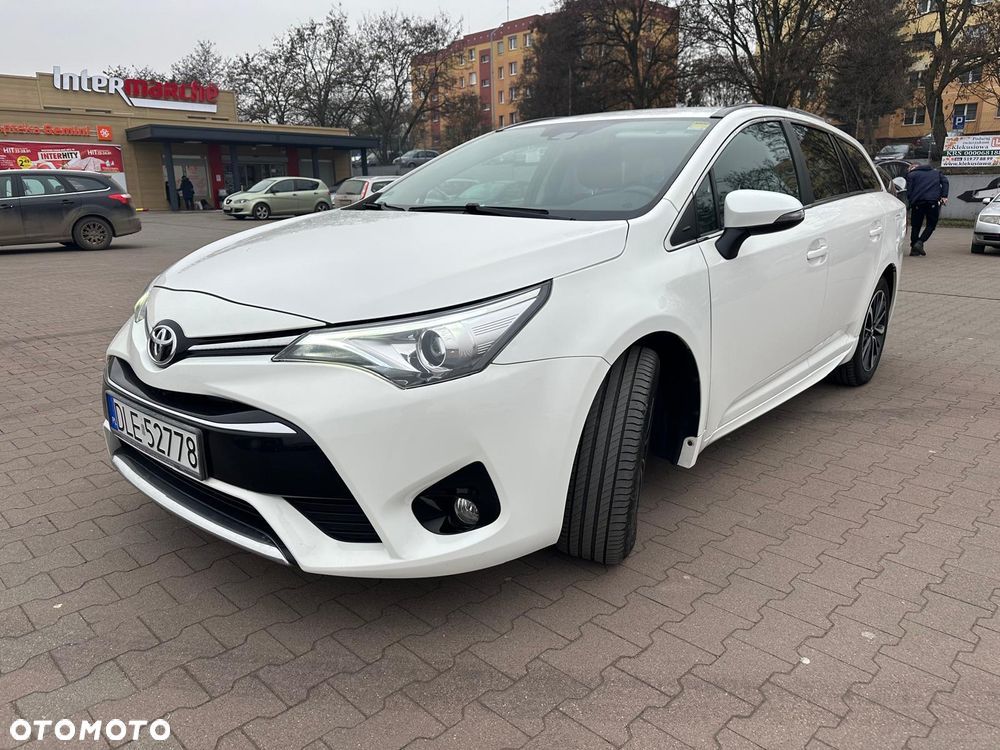 Toyota Avensis 2.0 D-4D Premium - 1