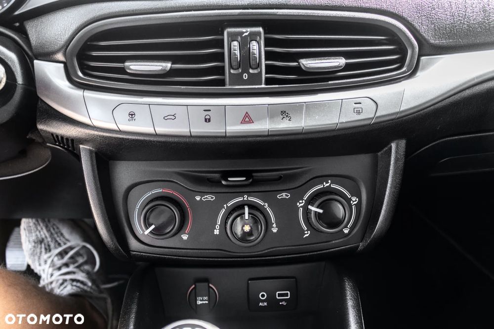 Fiat Tipo 1.4 T-Jet 16v Lounge EU6d - 18