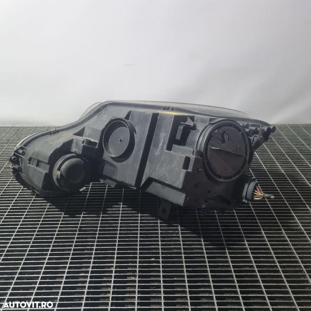 Far Dreapta Skoda Yeti 2009 - 2013 SUV 4 Usi (1406) Fara xenon - 2