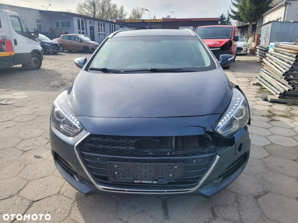 Hyundai i40 Kombi blue 1.7 CRDi DCT Premium - 2