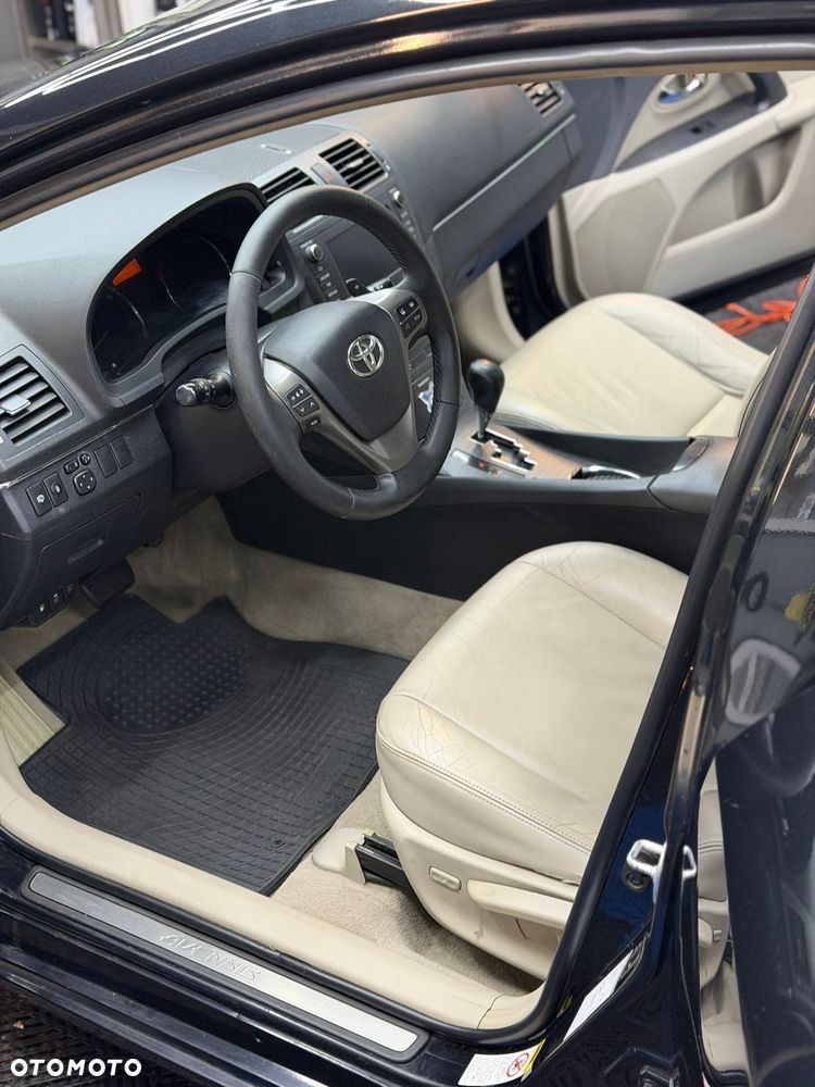 Toyota Avensis - 7