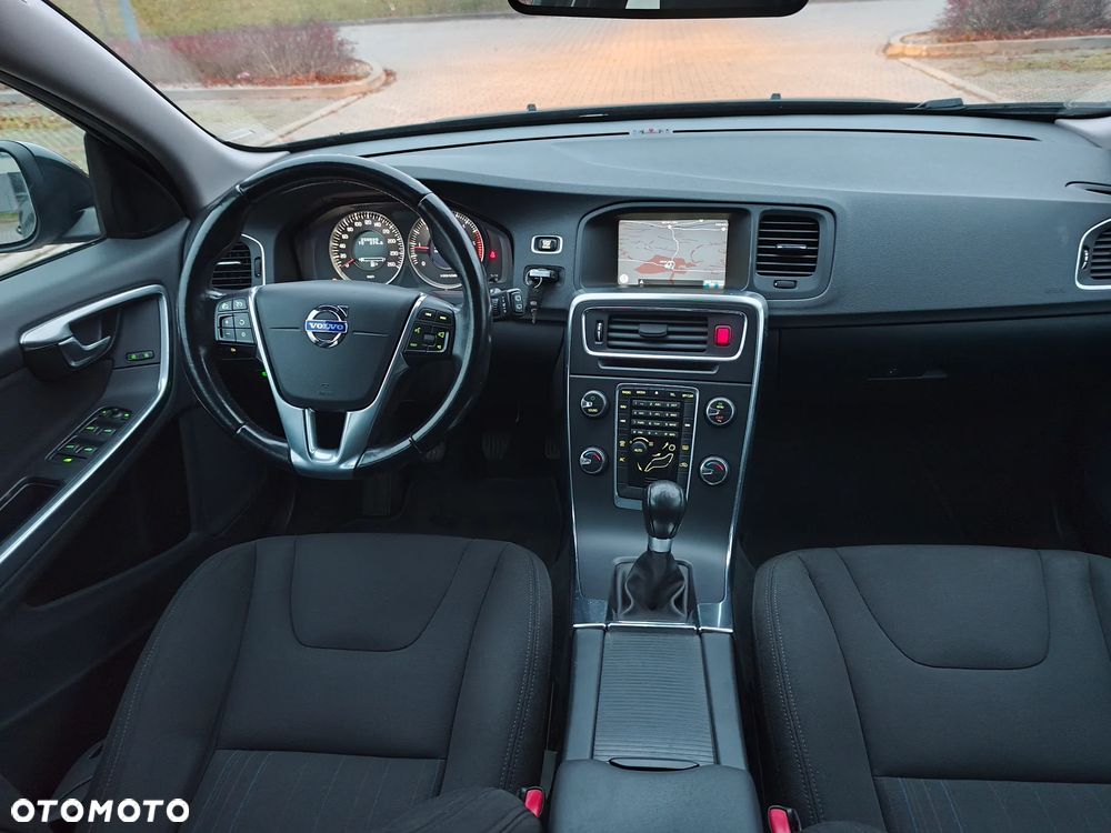 Volvo V60 D2 Momentum - 20
