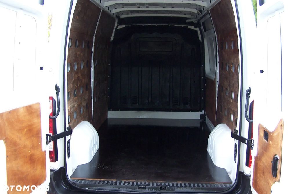 Nissan nv 400 - 6