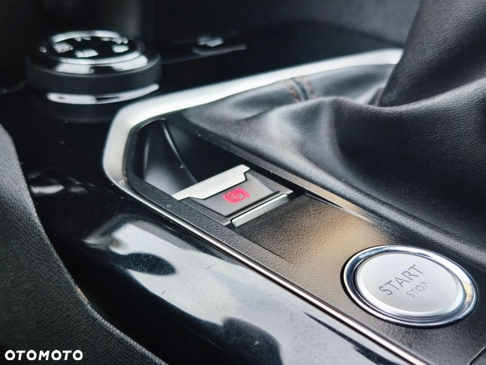 Peugeot 3008 2.0 BlueHDi Allure - 35