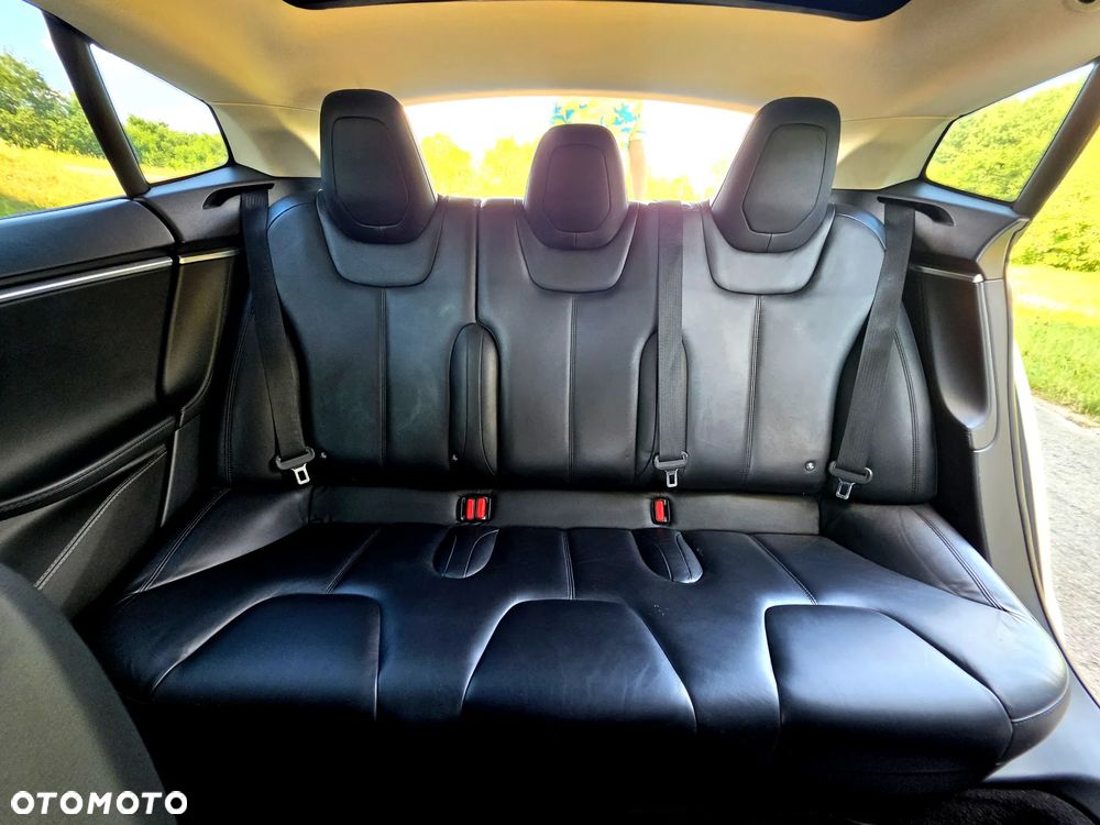 Tesla Model S - 29
