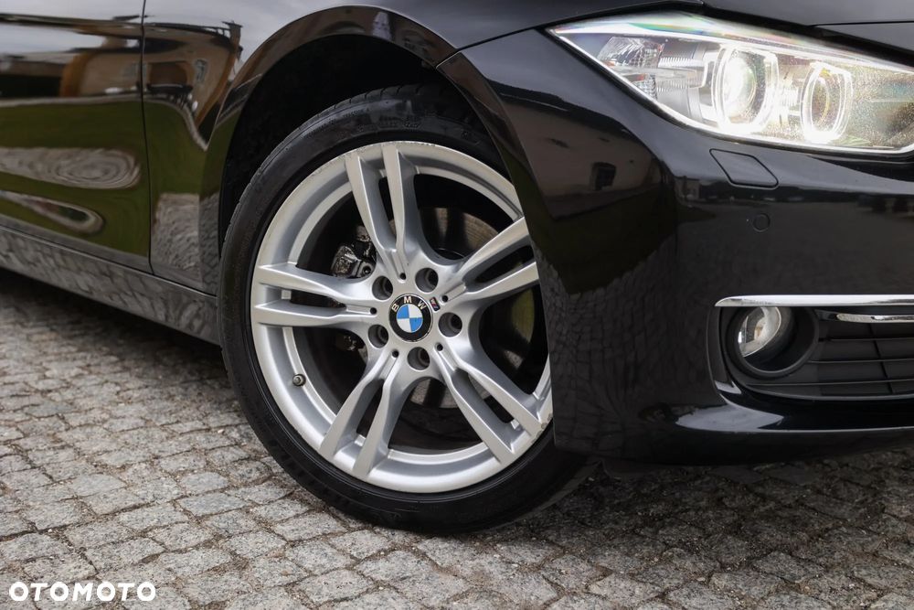 BMW Seria 3 320d xDrive Luxury Line - 7