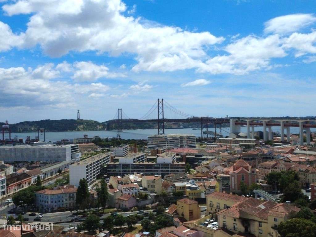 Prédio em Alcântara - Grande imagem: 3/9