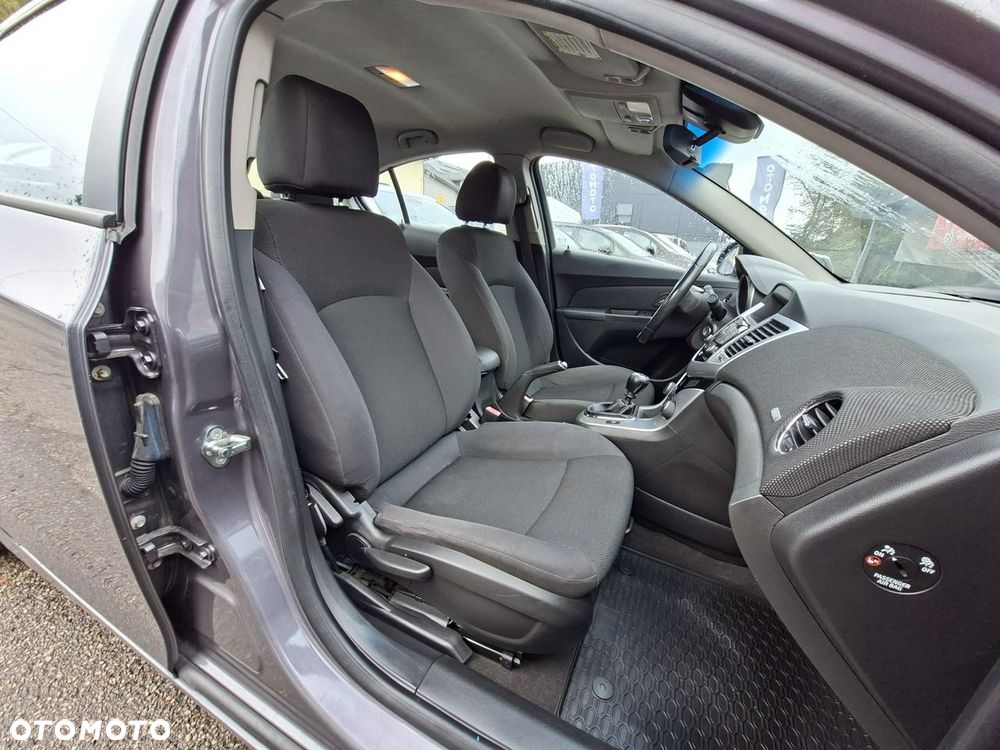 Chevrolet Cruze 1.6 - 23