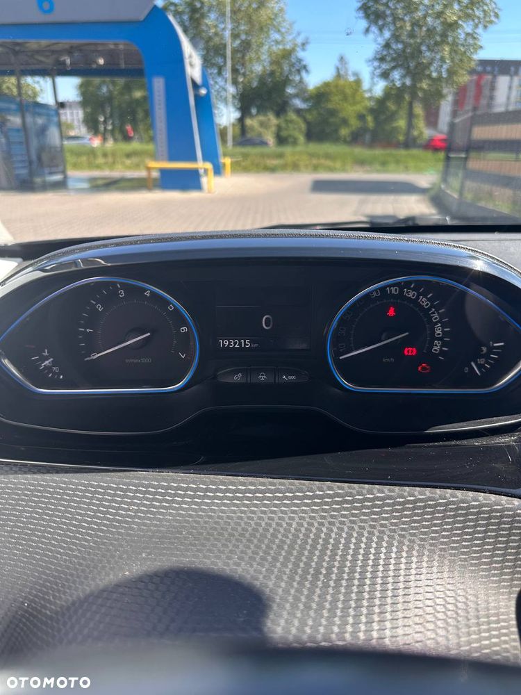 Peugeot 2008 1.6 VTi Allure - 6