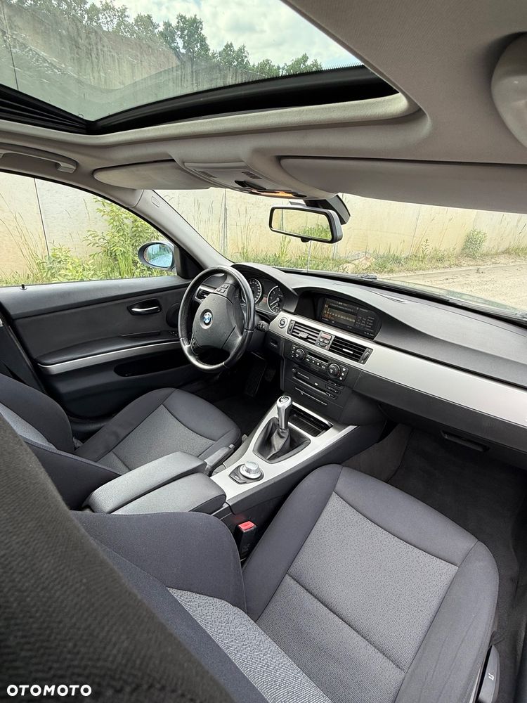 BMW Seria 3 318i - 7