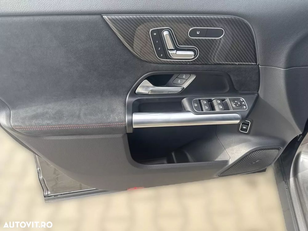 Mercedes-Benz GLA 200 d 4MATIC - 12