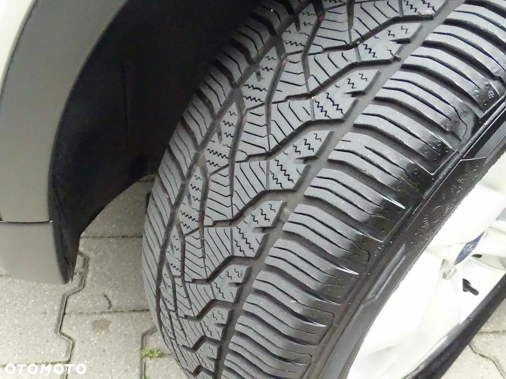 Ford Kuga 2.0 TDCi 2x4 Trend - 26