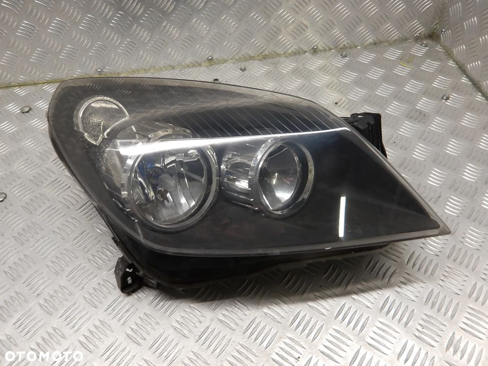 OPEL ASTRA H GTC 1.7CDTI LAMPA PRAWA LEWA PRZÓD PRZEDNIA 1EG270370-01 - 2