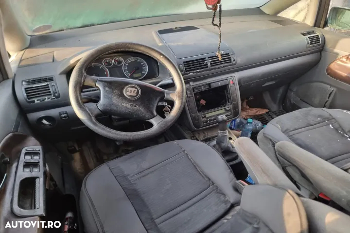 Dezmembrez Seat Alhambra facelift, an 2004, motor 1.9 tdi cod AUY 116cp, cutie de viteze manuala 6+1 trepte cod FUX. - 2