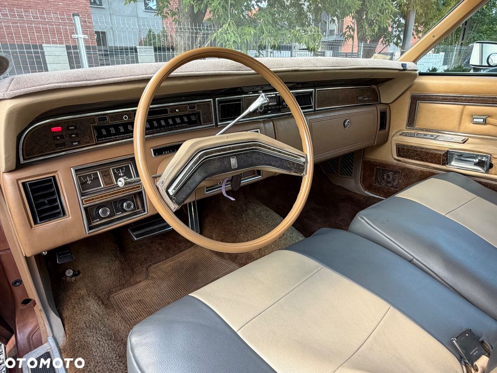 Lincoln Continental - 11