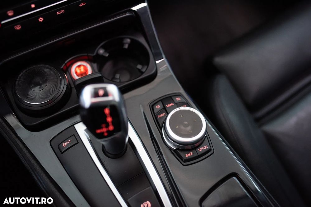 BMW Seria 5 525d Aut. - 12
