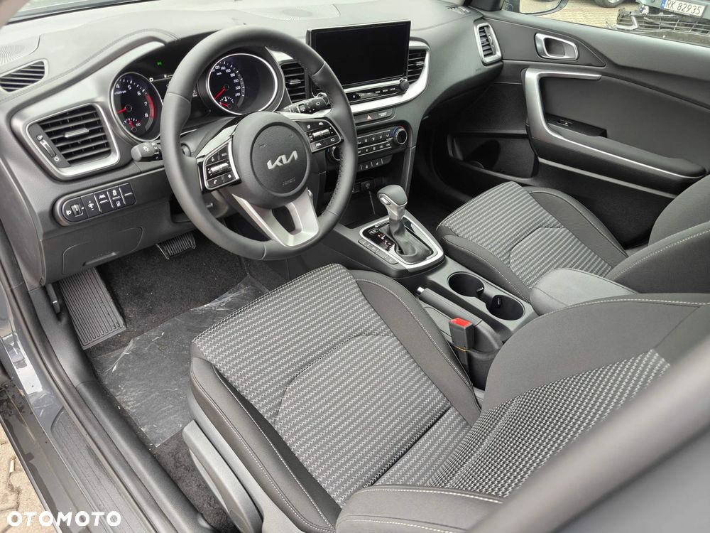 Kia XCeed - 13