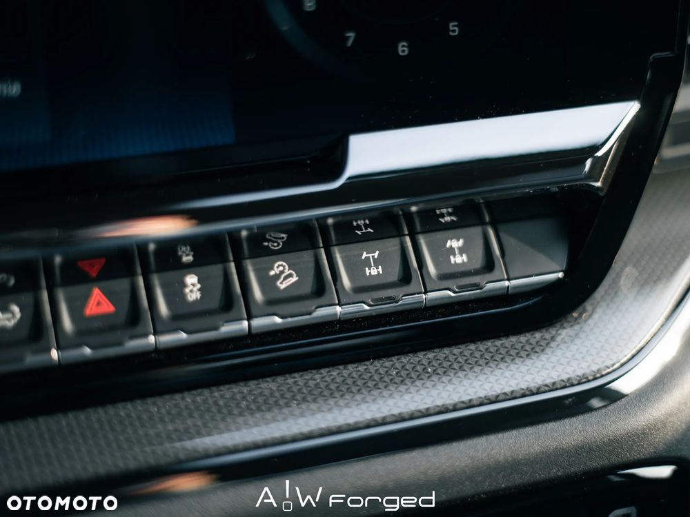 Chevrolet Silverado - 33