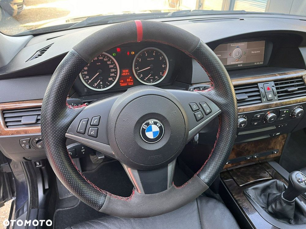 BMW Seria 5 523i Touring - 17