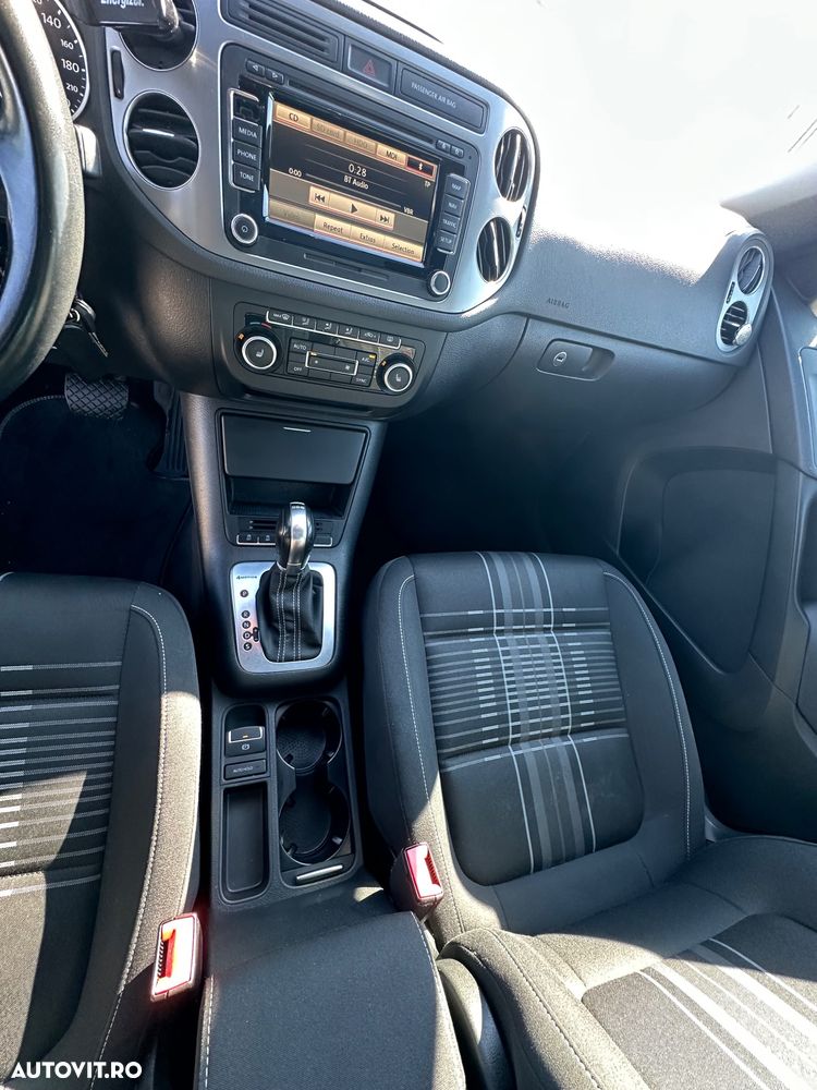 Volkswagen Tiguan 2.0 TDI DPF 4Motion BlueMotion Technology DSG Lounge Sport & Style - 14