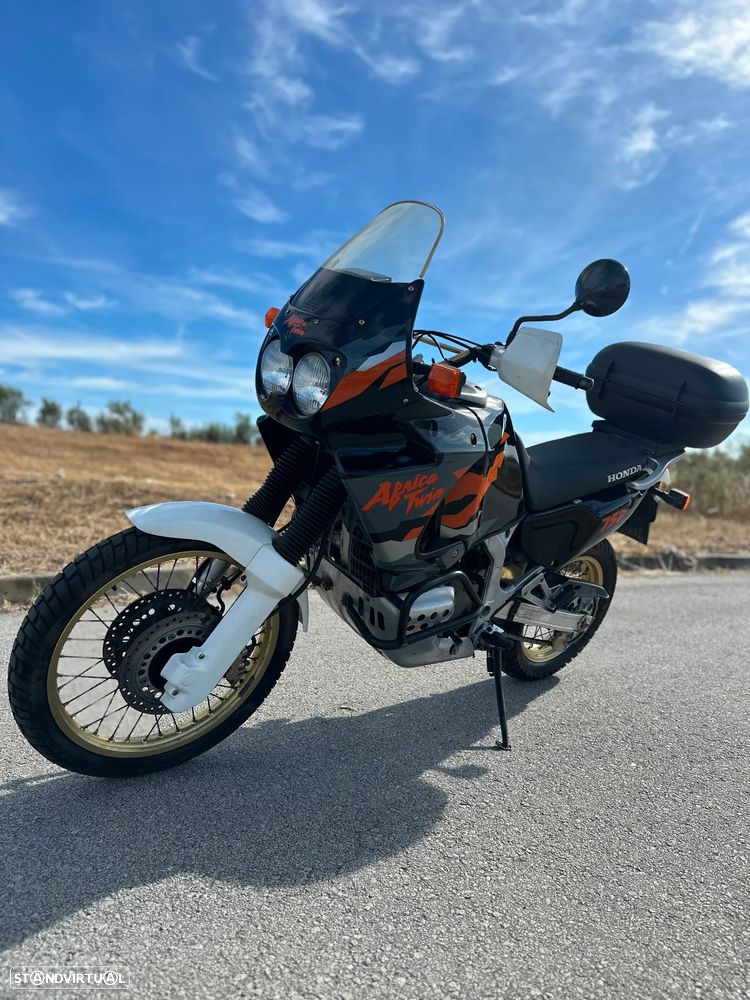 Honda Africa Twin 750 RD07 - 10