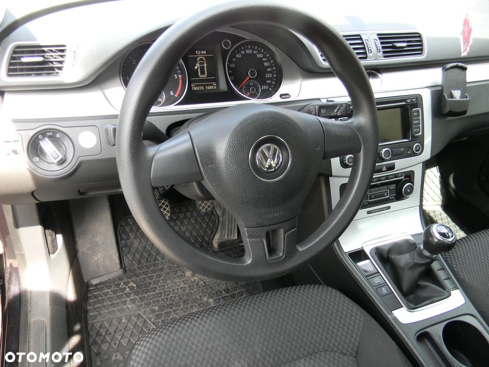 Volkswagen Passat 2.0 Blue TDI SCR Comfortline - 18