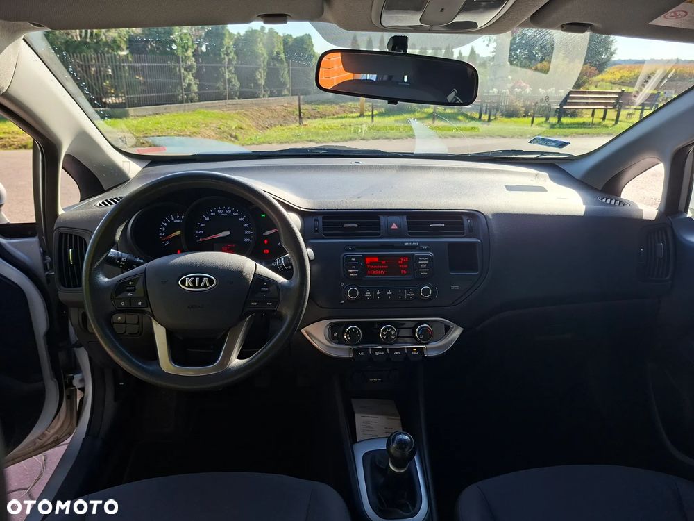 Kia Rio - 11