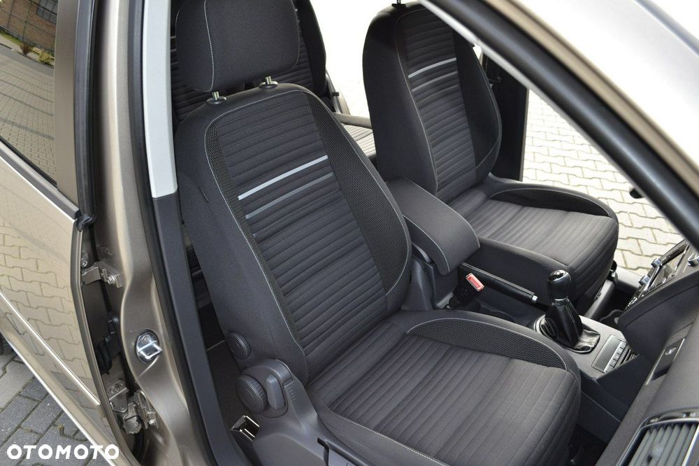 Volkswagen Touran 2.0 TDI DPF Life - 37