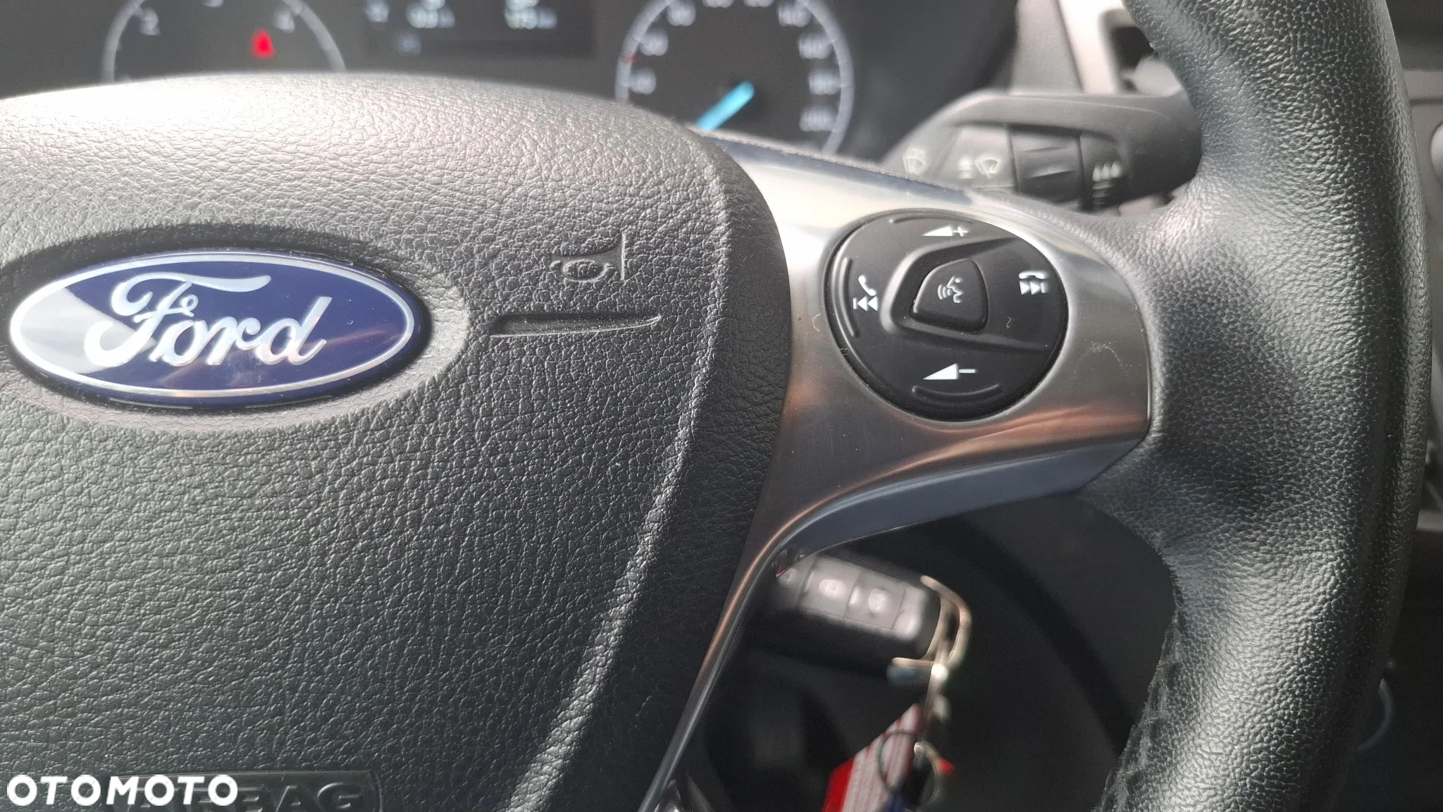 Ford CONNECT - 21