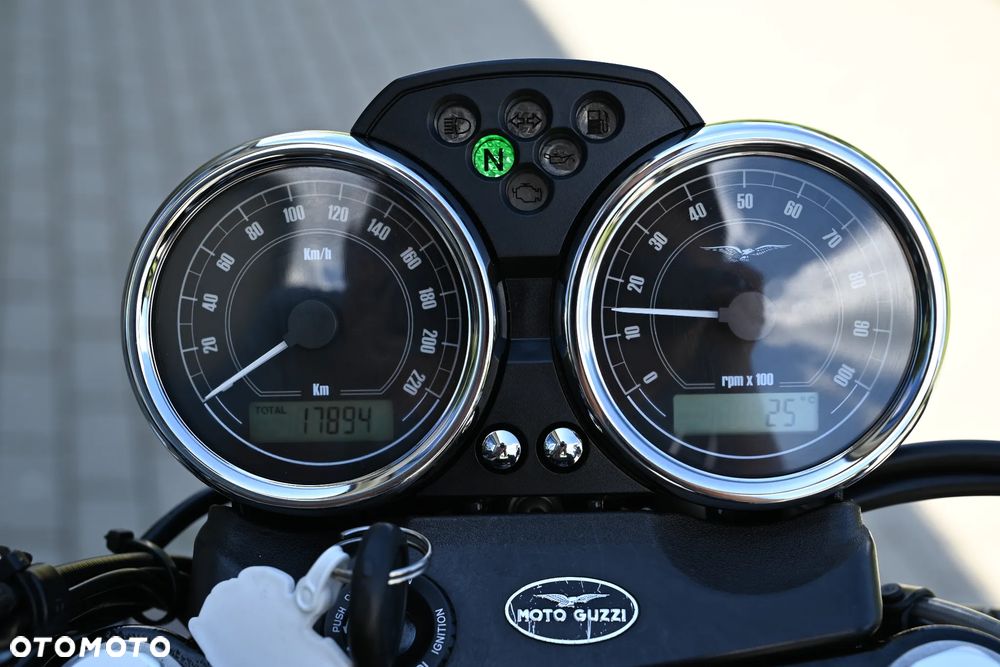 Moto Guzzi V7 - 8