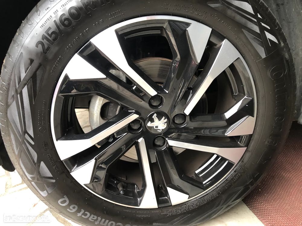 Peugeot 2008 1.2 PureTech GT - 4