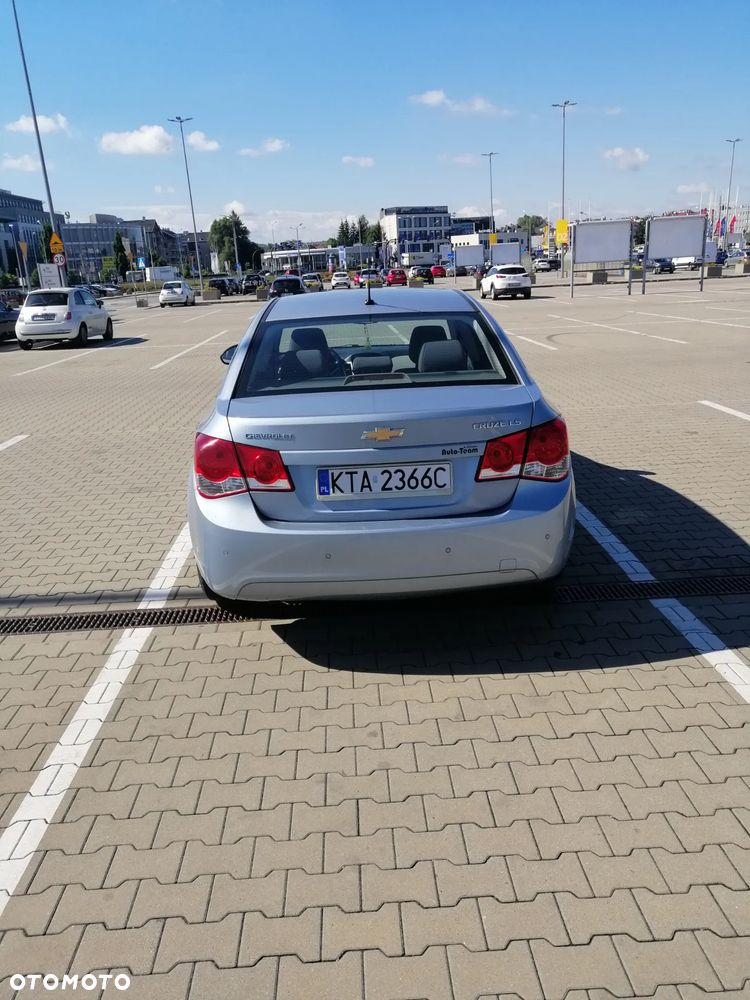 Chevrolet Cruze 1.6 LS - 2