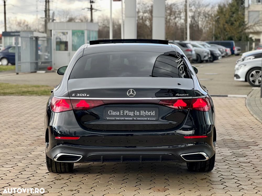 Mercedes-Benz E 300 4MATIC Aut. - 4