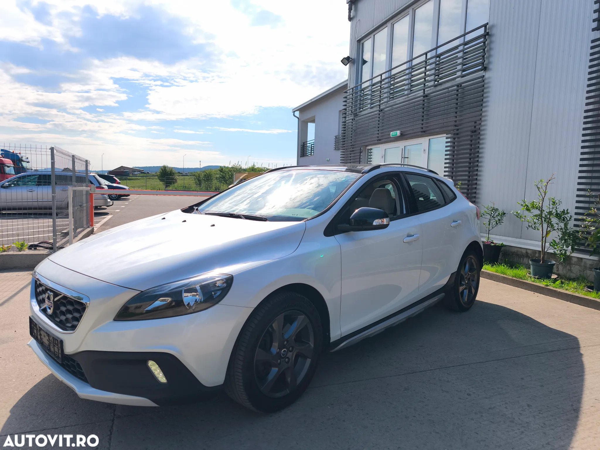 Volvo V40 Cross Country D4 Momentum - 2